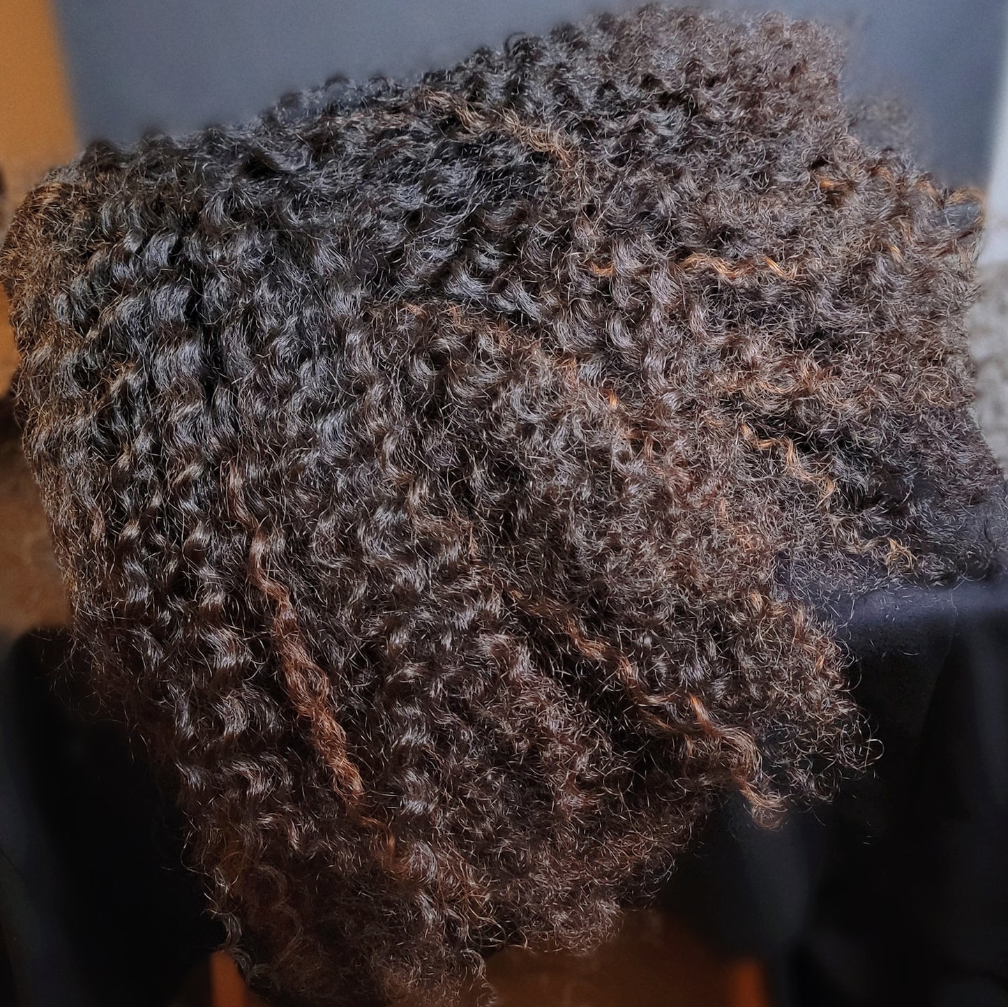 4d Thick Curly Coild with a Slight Wavy Texture